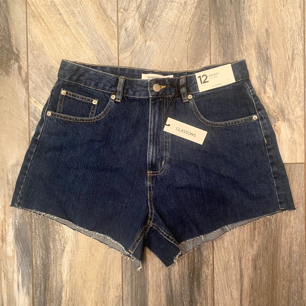 Mid Rise 90’s Denim Jean Shorts